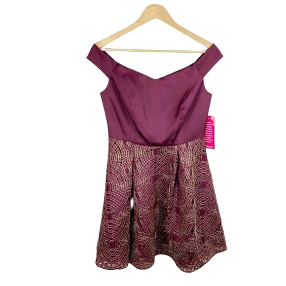 JUMP Apparel Maroon and Metallic Gold Lace Off-the-Shoulder Dress - Picture 3 of 7